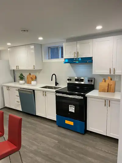 **REDUCED* 2 Bed / 1 Bath NEW Basement Apartment
