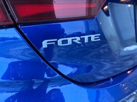 This Kia Forte has a dependable Regular Unleaded I-4 2.0 L/122 engine powering this Variable transmi... (image 9)
