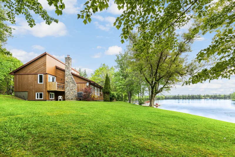 92 MOODY'S SHORE RD WATERFRONT, BASS RIVER 549,900 Houses for