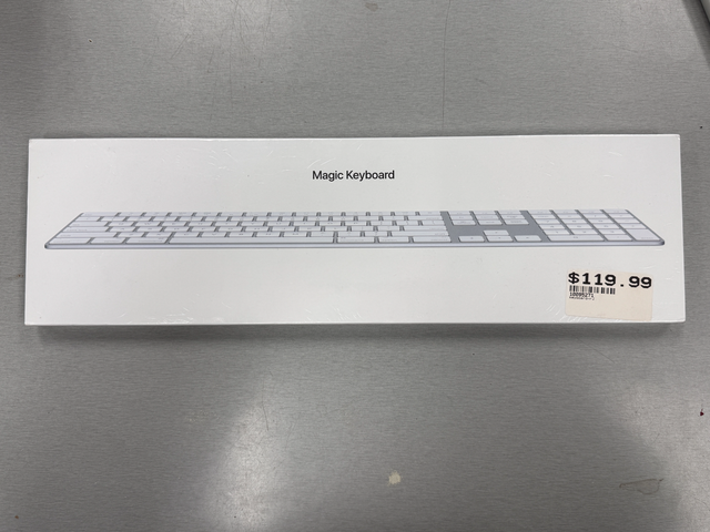 Apple Magic Keyboard with Numeric Keypad - BRAND NEW in Mice, Keyboards & Webcams in Mississauga / Peel Region - Image 2
