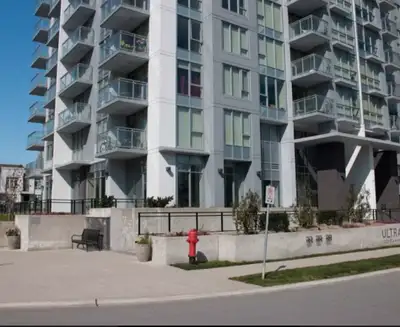 ONE BEDROOM CONDO (FURNISHED) - ULTRA BUILDING CENTRAL SURREY