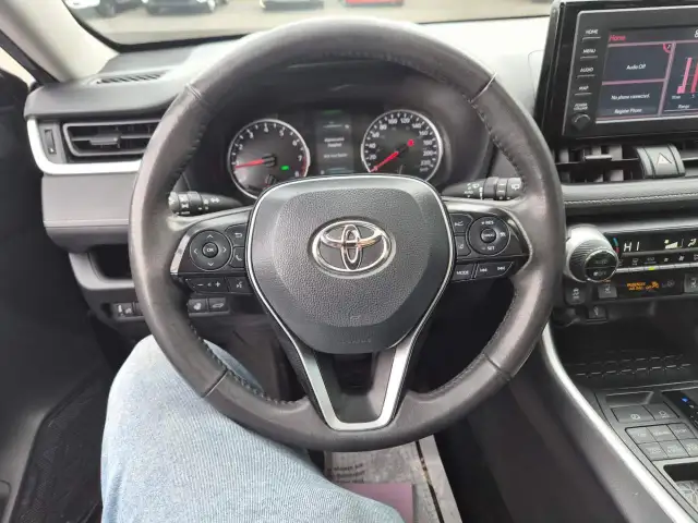 2021 Toyota RAV4 XLE CARFAX, AWD, CALL NOW, Sunroof in Cars & Trucks in Annapolis Valley - Image 16