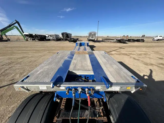 2021 TRAIL KING TK80MG-HG hydraulic detachable gooseneck in Heavy Trucks in Regina - Image 10