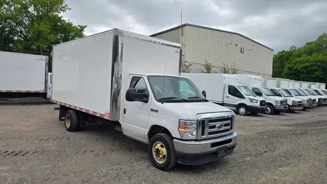 2021 Ford E-450 E-Series E-450 16Ft Box V8 Gas in Cars & Trucks in City of Toronto - Image 4