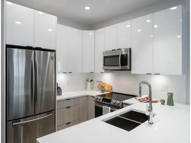 613 13458 95 AVENUE Surrey, British Columbia in Condos for Sale in Delta/Surrey/Langley - Image 4