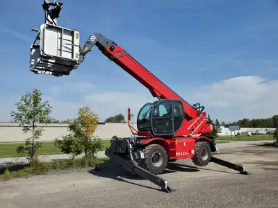 COMING! Perfect size for framing sites! 2018 Magni RTH5.25SH rotating telehandler. 82' lift, 11,000...