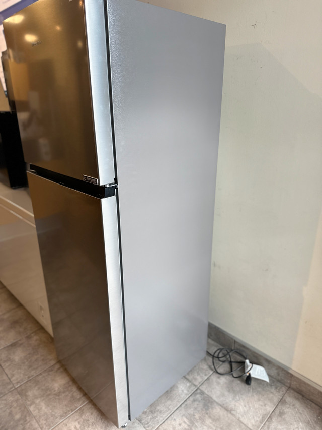 Hisense RT12A2CSE 24in 12 cu.ft. CounterDepth TopMount Fridge