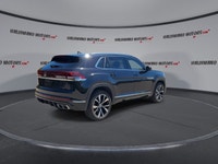 // ACCIDENT FREE!! // This used 2025 Volkswagen Atlas Cross Sport Execline 4WD is a confident, well-... (image 7)
