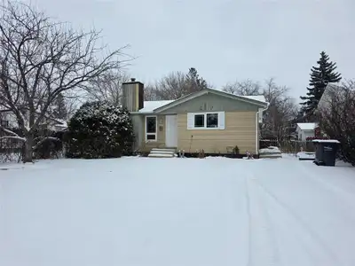 P07//Portage La Prairie/Bring the Love - Build the Equity! A quick refresh will go a long way on thi...