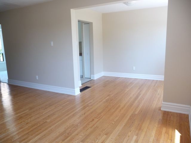 RENOVATED 3 Bedroom Townhouse - Gosford Blvd 4
