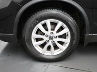 Just Traded! One Owner, Clean Carfax, Dealer Serviced! 2020 Nissan Rogue SV! Equipped with Blind Spo... (image 4)