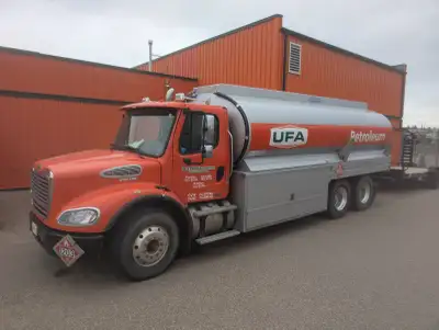 Freightliner M2 Allison Automatic Mercedes Engine Hydraulic driven pumps 2006 Advance Tank 5 Compart...