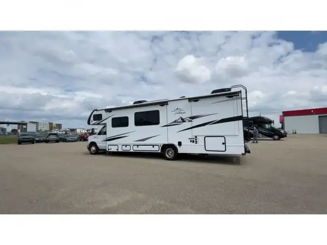 2026 EAST TO WEST Entrada 2950OK in RVs & Motorhomes in Edmonton - Image 8