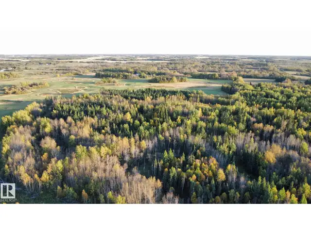 Range Road 225 @ township 612 Rural Thorhild County, Alberta in Land for Sale in Edmonton - Image 7