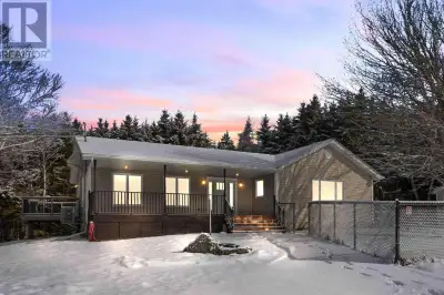 Spacious 3-bedroom bungalow with a 1-bedroom apartment in an ideal location in Porters Lake, just mi...