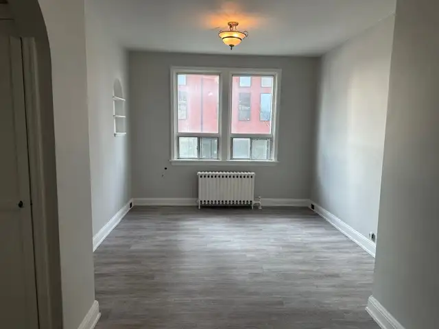 Central Barrie, 2 bedroom 1 bathroom, on second floor
