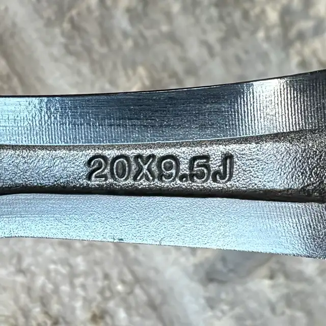 (97%) 4x 275/50R20 Nokian Winters w/ MB GLE AMG Rims in Tires & Rims in City of Toronto - Image 10