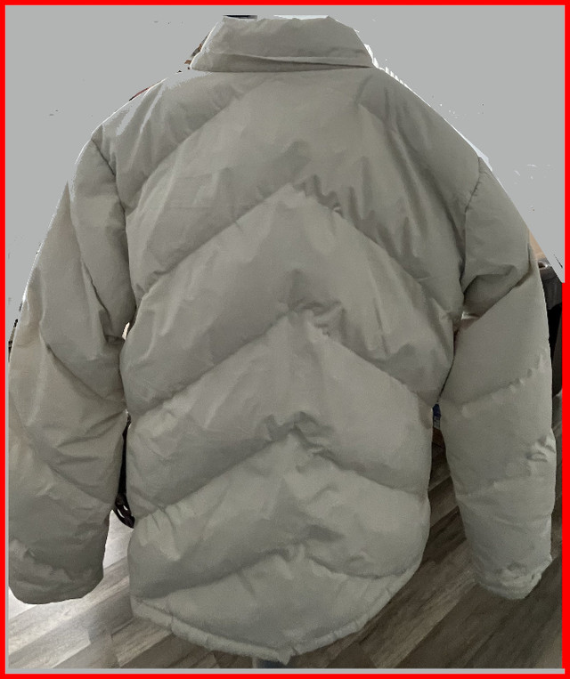 Manteau sport d'hiver de taille large pour femme dans Femmes - Hauts et vêtements d'extérieur  à Saguenay - Image 3