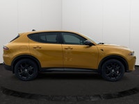 Experience the electrifying 2024 Dodge Hornet R/T Plus! This gold beauty boasts a powerful 1.3L turb... (image 4)
