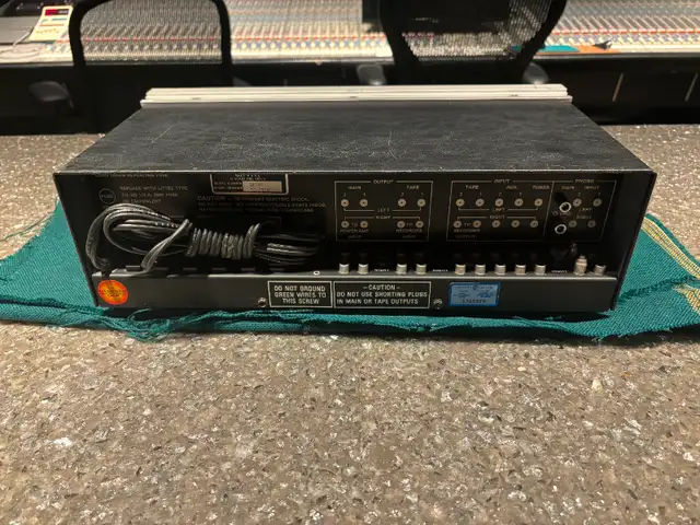 Vintage Crown IC-150A Stereo Pre Amplifier in Stereo Systems & Home Theatre in Mississauga / Peel Region - Image 3