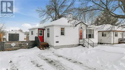 Perfect for first-time buyers! This 2+1 bedroom home in the heart of New Sudbury offers modern floor...