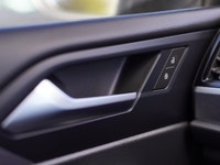 Key Features: KEYLESS ENTRY, PUSH BUTTON START, PREMIUM ALLOYS, REARVIEW CAMERA WITH PARKING AID, BL... (image 8)