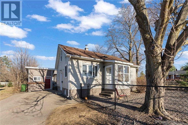 331 FRASER STREET Pembroke, Ontario in Houses for Sale in Pembroke