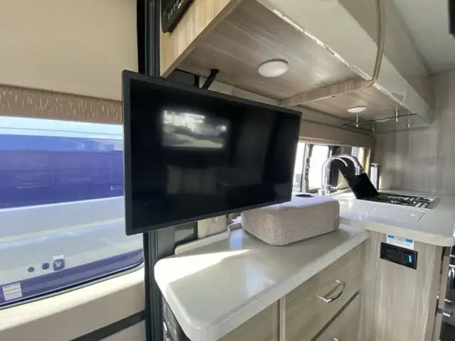 2021 Thor Motor Coach Sequence 20K in RVs & Motorhomes in Bedford - Image 24