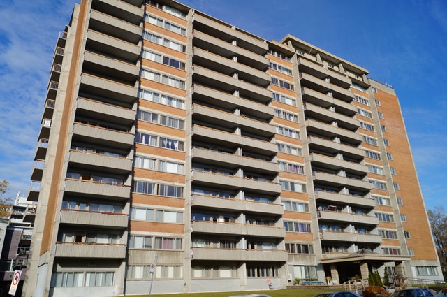 135 place de la Côte-Vertu — photo 1