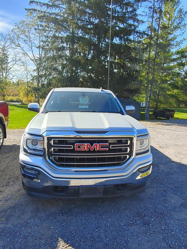 2016 GMC Sierra SLE 1500 4X4 Crew Cab in Cars & Trucks in Hamilton - Image 3