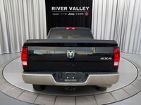 TRAILER SWAY CONTROL, OIL PRESSURE GAUGE, REAR STEP BUMPER, TRACTION CONTROL, AIR CONDITIONING, POWE... (image 3)