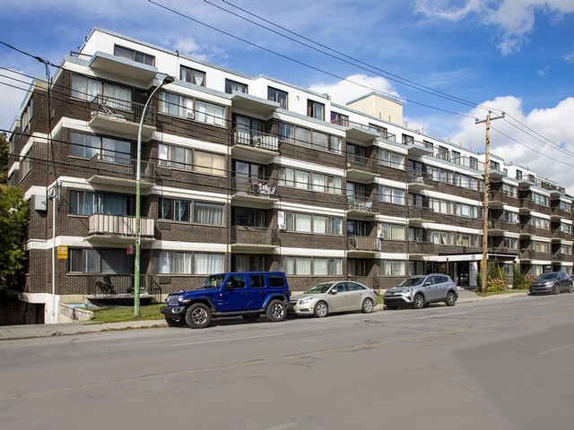 114 Apartment for Rent - 5765 Cote-St-Luc Road dans Locations longue durée  à Ville de Montréal