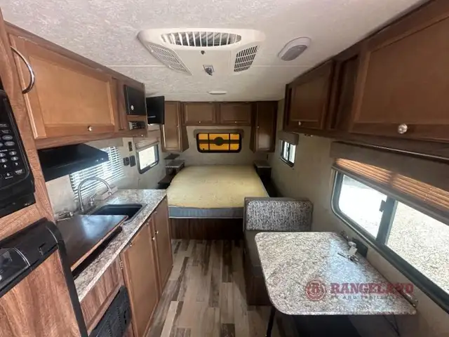 2019 Forest River RV Viking 17FB in Travel Trailers & Campers in Calgary - Image 6