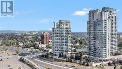 **Open House: 1-3 pm, Sunday, March 16** Enjoy urban living at its finest in this stylish 1-bed + de...