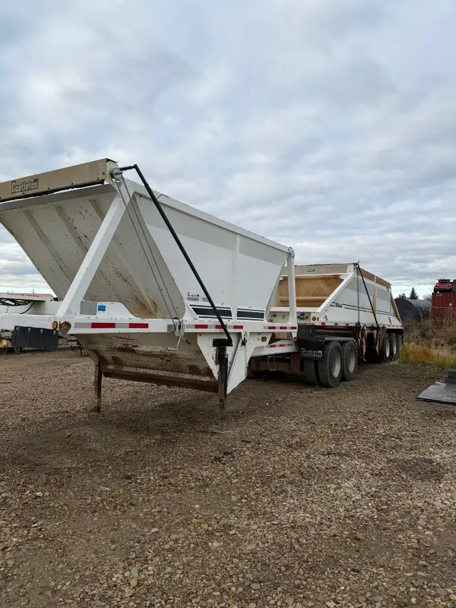  Dump Trailer in Heavy Equipment in St. Albert - Image 4