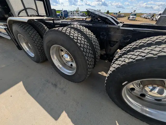 2015 KENWORTH T880 in Heavy Trucks in Saskatoon - Image 14