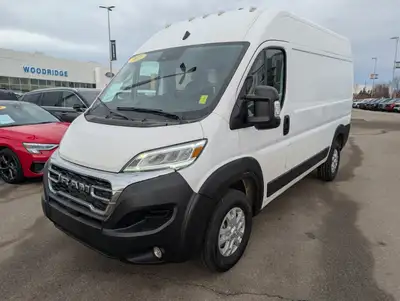 Low Mileage, Rear Camera, Remote Keyless Entry, Uconnect3, Streaming Audio, Air Conditioning! This 2...