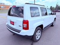 WE ARE OPEN 7 DAYS A WEEK !! BEST ON GAS ONLY 4 CYLINDERS ENGINE CHEAP ON INSURANCE EXTENDED WARRANT... (image 5)