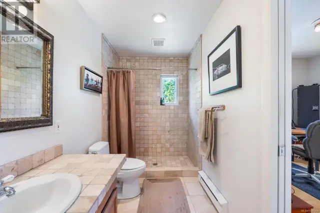 1901 East Rd Denman Island, British Columbia in Houses for Sale in Comox / Courtenay / Cumberland - Image 19