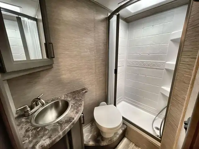 2023 Thor Motor Coach Four Winds 24F in RVs & Motorhomes in Kamloops - Image 36