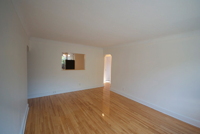 JUNE - Large 2 Bedroom Apartment with Garage Parking, Lindenlea in Long Term Rentals in Ottawa - Image 3