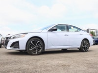 Sunroof, Aluminum Wheels, Navigation, Climate Control, Heated Seats! Apple car play A long list of a... (image 4)