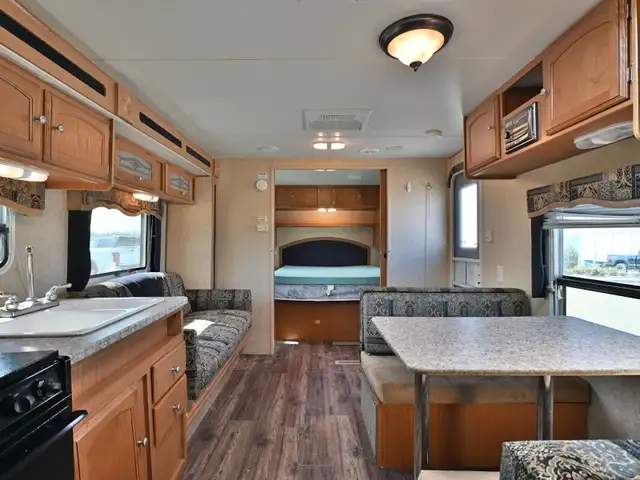 2010 Lite 28GGS in Travel Trailers & Campers in St. Albert - Image 18
