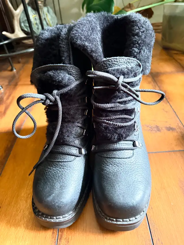 Pajar Ladies Winter boots in Women's - Shoes in Red Deer - Image 3