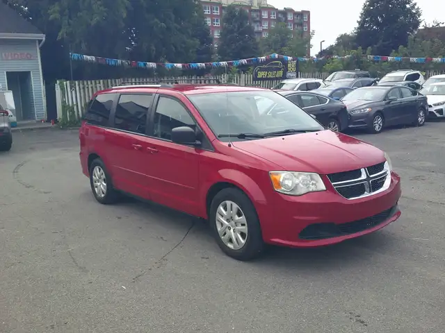 2014 Dodge Grand Caravan Stow N Go with ONLY 148000 KM Certified