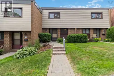 Welcome to 34 Forestside Crescent, a well maintained condo townhouse nestled in the highly sought-af...