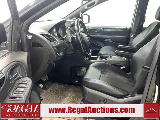 2020 DODGE GRAND CARAVAN PREMIUM PLUS in Cars & Trucks in Calgary - Image 6