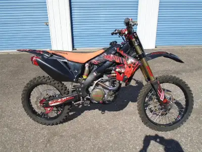 4 valve,4 stroke , electric start engine, wide ratio 5 speed......really tricked out! extensive engi...