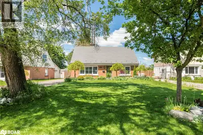 Welcome To This Beautifully Updated 1 Storey Home, Perfectly Situated On A Generous 60 X 145 Ft Lot...