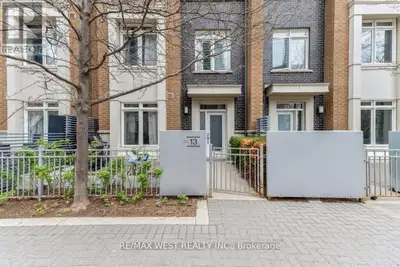 TH#13 - 370 SQUARE ONE DRIVE W Mississauga (City Centre), Ontari